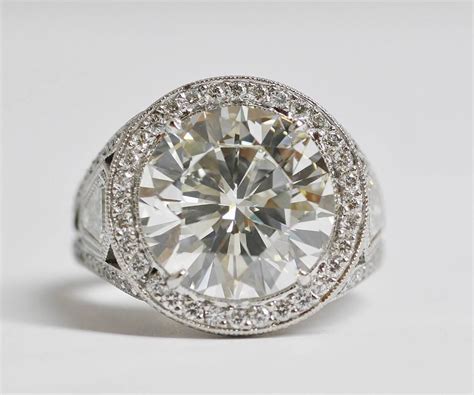 selling my diamond engagement ring.